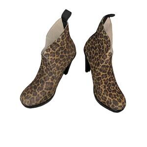 SAN MIGUEL SHOES Leopard STRETCH FABRIC‎ ANKLE BOOTIES SIZE 6/7